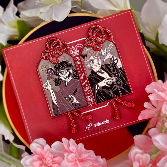 The Lucky Charm Serie Anniversary Edition Set: Marinette & Adrien hard enamel PoPs
